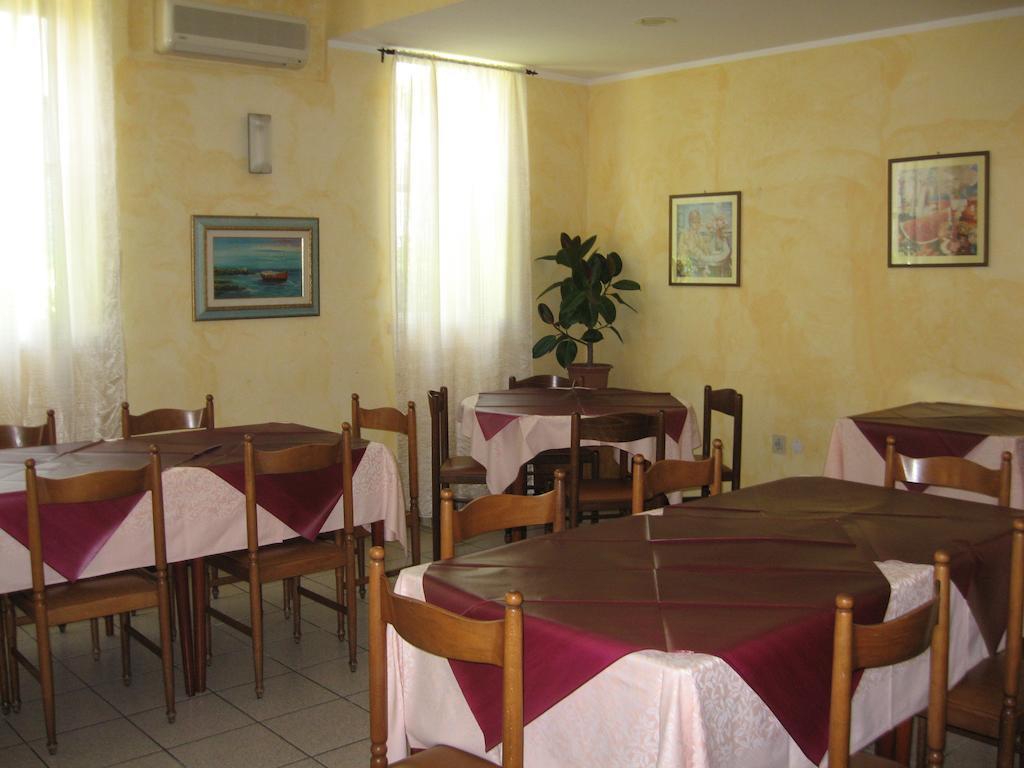 Hotel Eleonora Rimini Luaran gambar