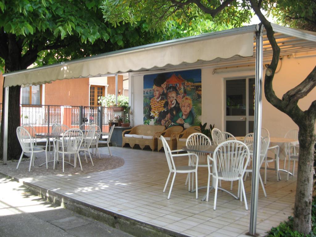 Hotel Eleonora Rimini Luaran gambar