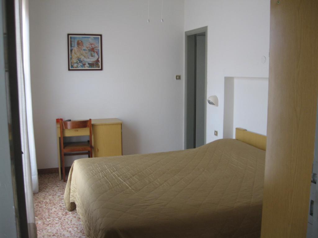 Hotel Eleonora Rimini Bilik gambar