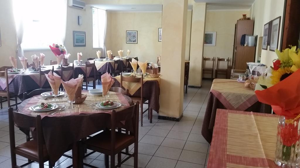 Hotel Eleonora Rimini Luaran gambar